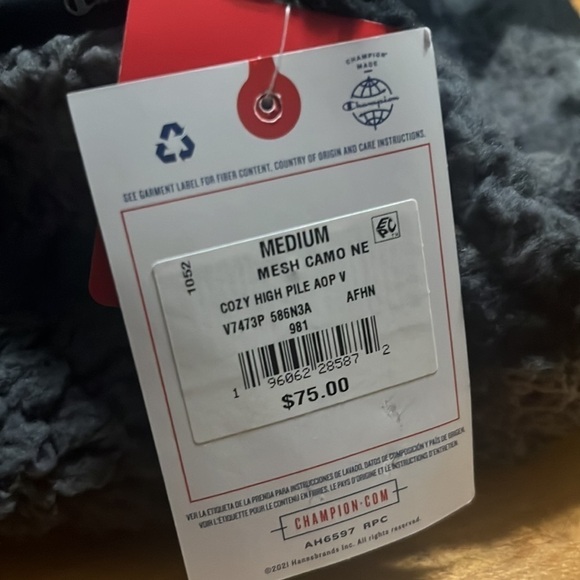 NWT Champion Camo Cozy High Pile Vest, Script Logo - Picture 7 of 8